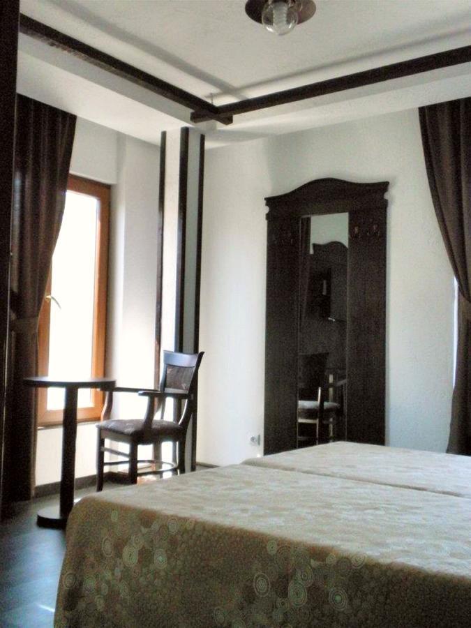 Kaleto Hotel Lom エクステリア 写真